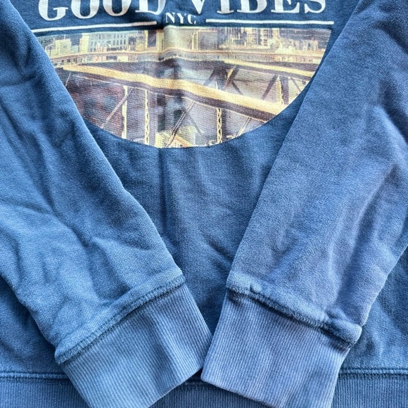 H&M  Boys Navy Blue Good Vibes Crewneck Sweatshirt Size 10-12 - Picture 4 of 6